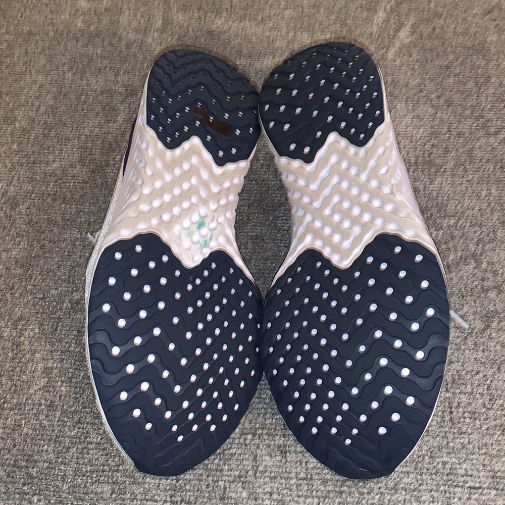 Nike Running Shoes - Picture 7 of 7